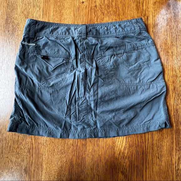 ⭐️ Columbia Omni-Shade Sun Protection Gray Skirt Size 4 - Picture 6 of 15